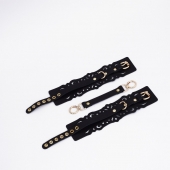 Черный кожаные оковы с узорами и золотистой фурнитурой - Crazy Handmade - купить с доставкой в Северске