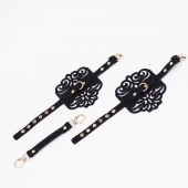 Черный фигурные оковы с золотистой фурнитурой - Crazy Handmade - купить с доставкой в Северске