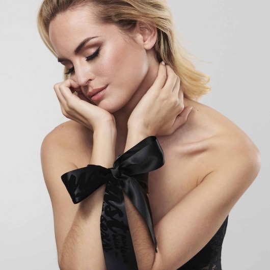 Черные ленты для связывания SILKY SENSUAL HANDCUFFS - Bijoux Indiscrets - купить с доставкой в Северске