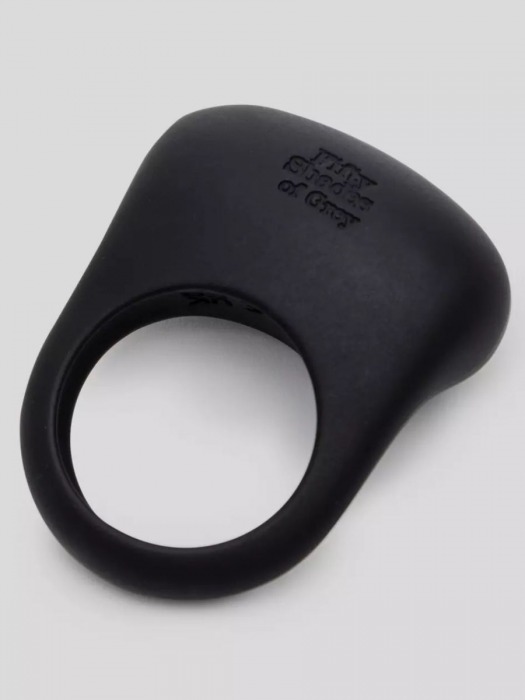 Черное эрекционное виброкольцо Sensation Rechargeable Vibrating Love Ring - Fifty Shades of Grey - в Северске купить с доставкой