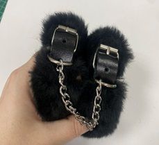 Черные наручники на цепи с меховой опушкой - Лунный свет - купить с доставкой в Северске