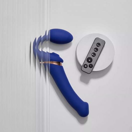 Синий безремневой страпон Multi Orgasm Bendable Strap-On size L с клиторальной стимуляцией - Strap-on-me - купить с доставкой в Северске