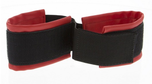Полиуретановые манжеты для фиксации рук вместе Bound Together Wrist Restraints - Blush Novelties - купить с доставкой в Северске